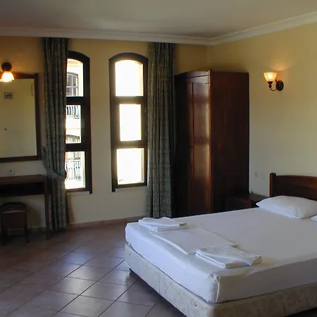 Apart Otel Club Turquoise 4*