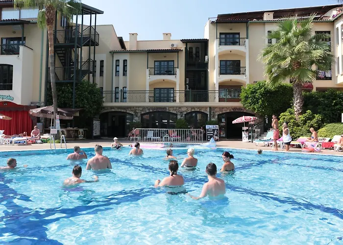 Club Turquoise מרמריס